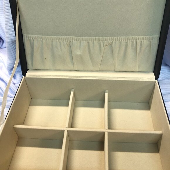 Small Black Jewelry Box with various compartments - Picture 5 of 12